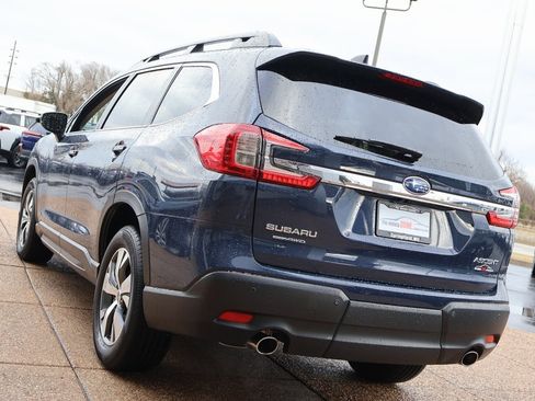 Used 2024 Subaru Ascent Premium w/ Convenience Package image 4