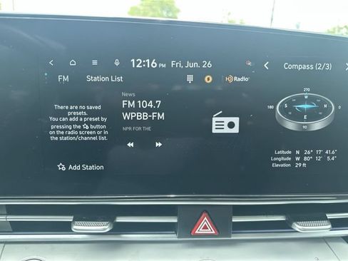 Used 2025 Hyundai Elantra Limited FWD image 25