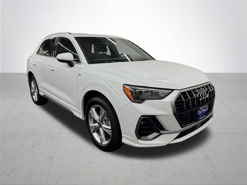 Used 2022 Audi Q3 2.0T Premium w/ Convenience Package image 9