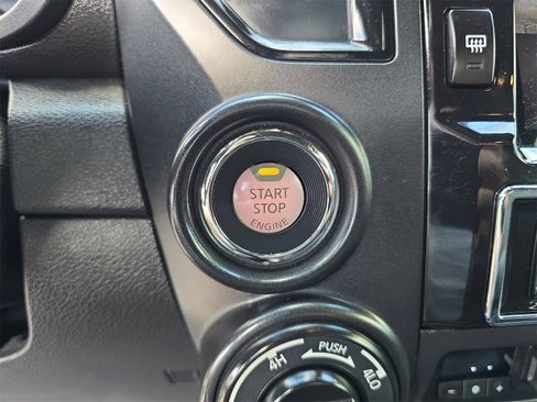 Used 2024 Nissan Titan PRO-4X w/ Pro-4x Convenience Package image 24