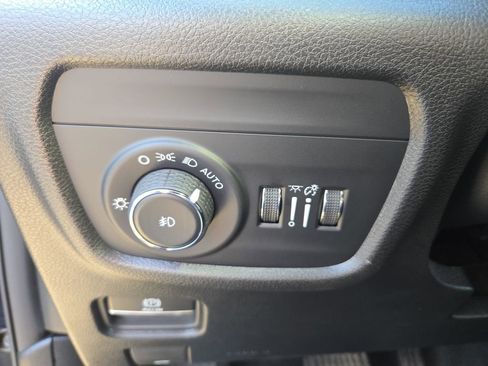 Used 2023 Jeep Grand Cherokee L Limited AWD/4WD image 29