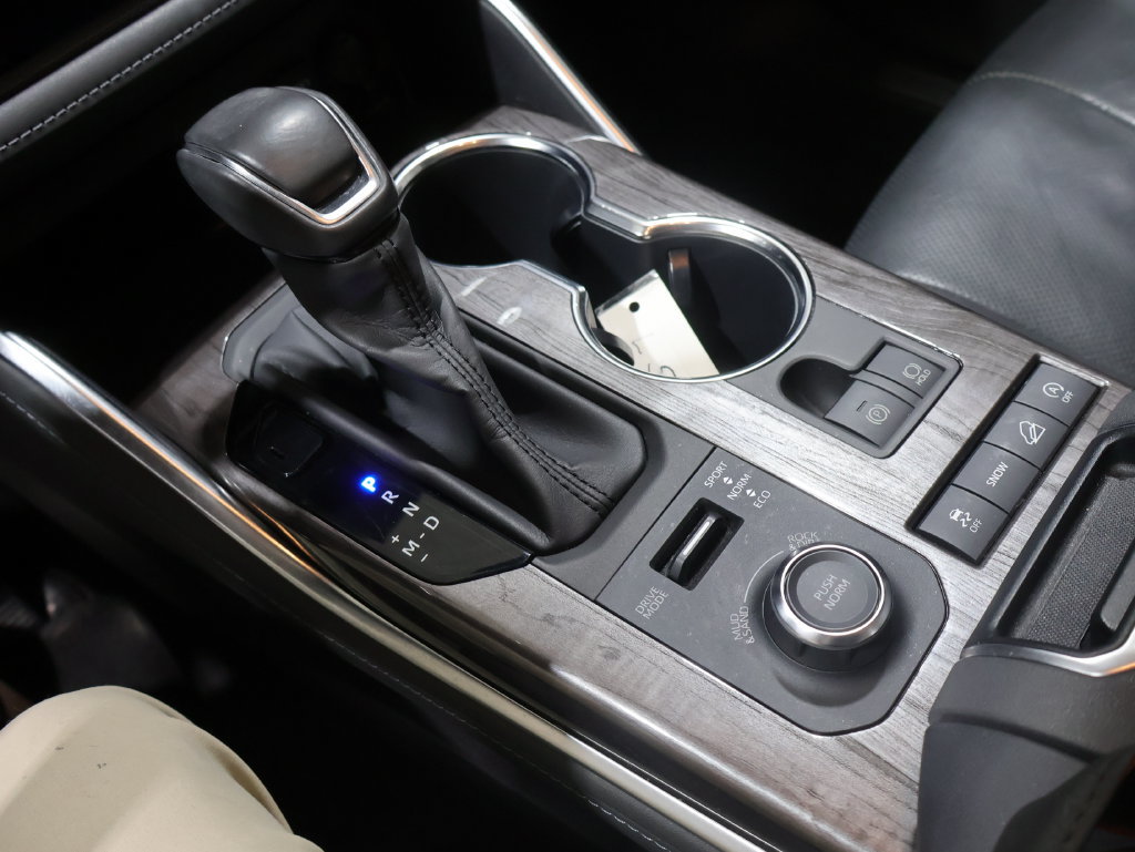 Used 2020 Toyota Highlander Limited AWD/4WD image 28