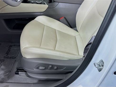 Used 2025 Cadillac XT6 Premium Luxury w/ LPO, Floor Liner Package AWD/4WD image 26