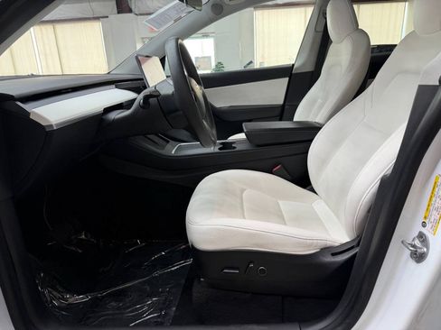 Used 2021 Tesla Model Y Long Range AWD/4WD image 12