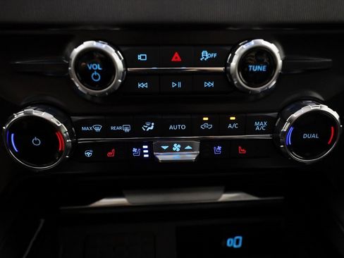 Used 2025 Ford F250 Platinum image 38