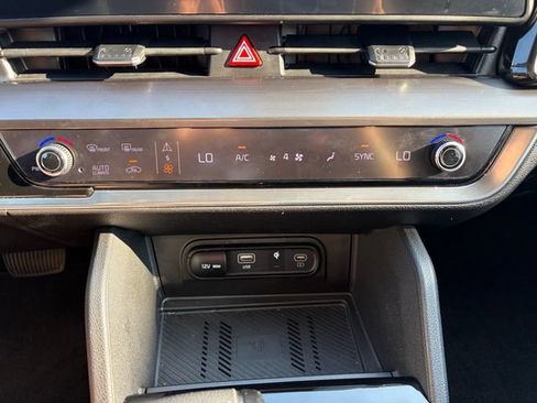 Used 2023 Kia Sportage EX FWD image 21