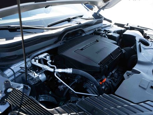 Certified 2025 Honda Pilot TrailSport image 33