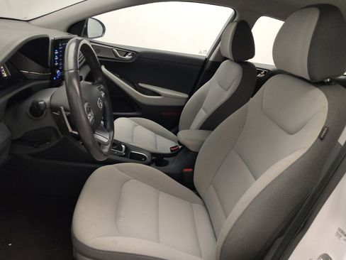 Used 2021 Hyundai Ioniq SE image 17