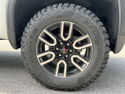 New 2026 GMC Sierra 1500 AT4 w/ AT4 Premium Package AWD/4WD image 24