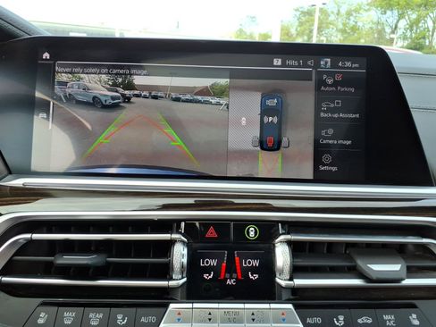 Used 2020 BMW X7 xDrive40i w/ M Sport Package AWD/4WD image 21