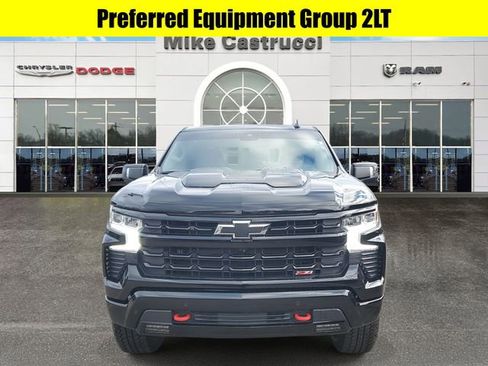Used 2025 Chevrolet Silverado 1500 LT Trail Boss w/ Convenience Package II image 2