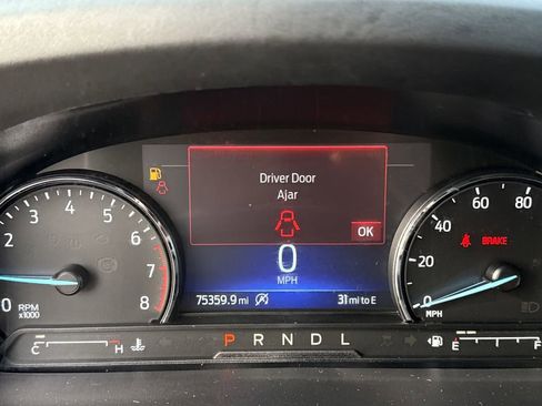 Used 2022 Ford Explorer XLT image 31