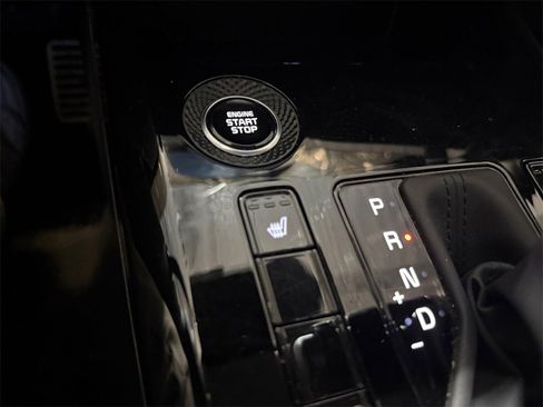 Used 2025 Kia Niro EX Touring image 29