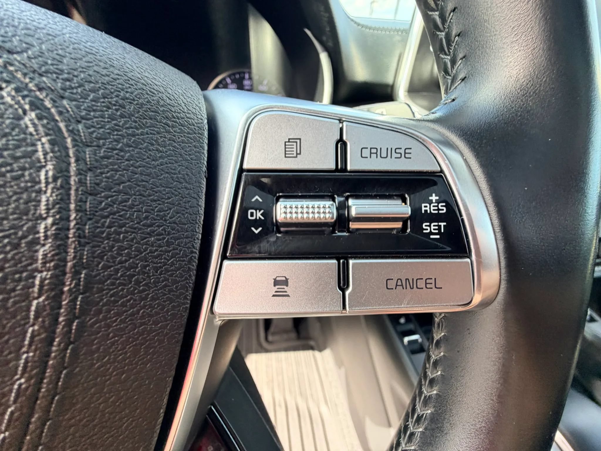 Used 2020 Kia Telluride S w/ S 8 Passenger Seating Package AWD/4WD image 15