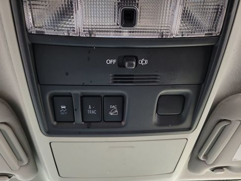Used 2017 Toyota 4Runner SR5 AWD/4WD image 22