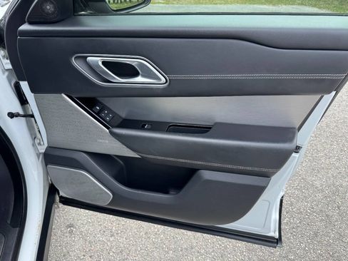 Used 2018 Land Rover Range Rover Velar R-Dynamic HSE AWD/4WD image 49