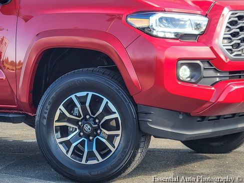 Used 2023 Toyota Tacoma TRD Sport w/ TRD Premium Sport Package AWD/4WD image 3