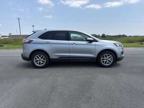 Used 2024 Ford Edge SEL AWD/4WD image 6