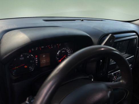 Used 2018 GMC Sierra 1500 2WD Regular Cab image 16