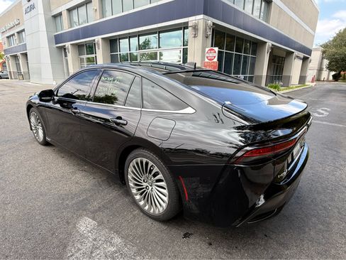 Used 2023 Toyota Mirai RWD image 5