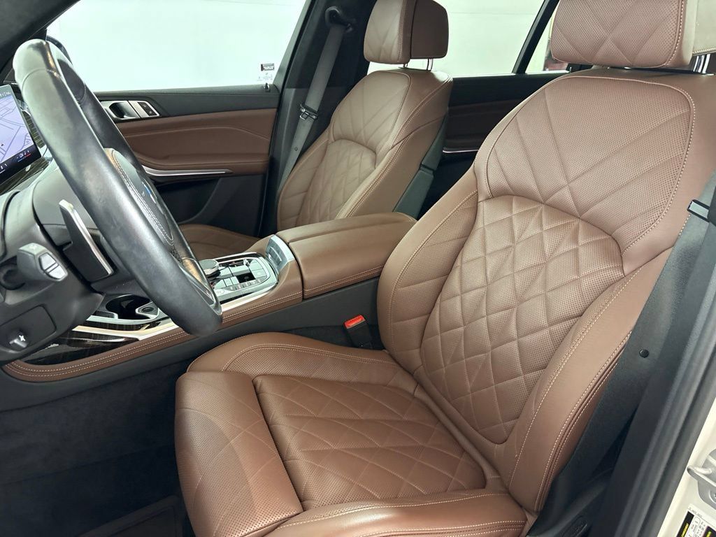 Certified 2024 BMW X7 xDrive40i w/ M Sport Package AWD/4WD image 25