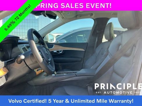 Certified 2024 Volvo XC90 T8 Core image 17
