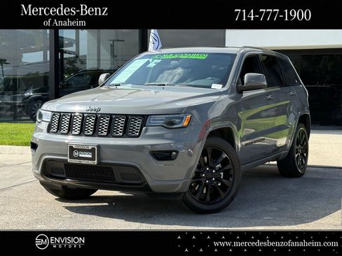 Used 2021 Jeep Grand Cherokee Laredo X RWD image 1