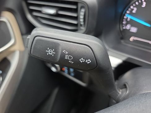 Used 2024 Ford Explorer XLT image 25