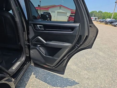 Used 2020 Porsche Cayenne AWD/4WD image 49