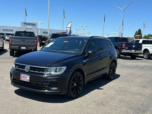 Used 2020 Volkswagen Tiguan SE R-Line FWD image 8