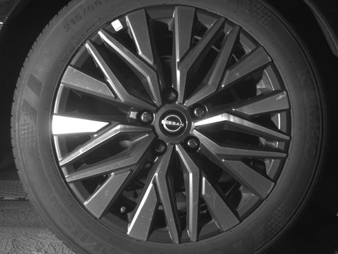 Used 2025 Nissan Altima 2.5 SV FWD image 15