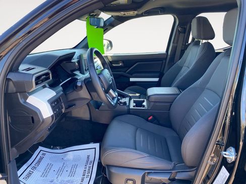 Used 2024 Toyota Tacoma TRD Off-Road image 9