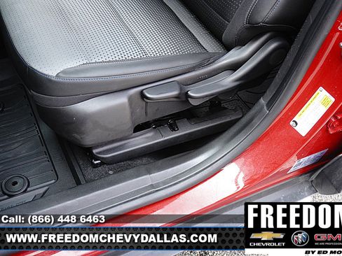 Used 2026 Chevrolet Trax LT FWD image 28