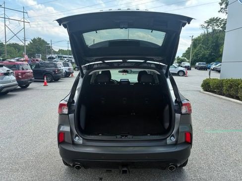 Certified 2022 Ford Escape SEL w/ SEL Stealth AWD Package image 9