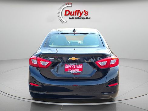 Used 2017 Chevrolet Cruze LS FWD image 13