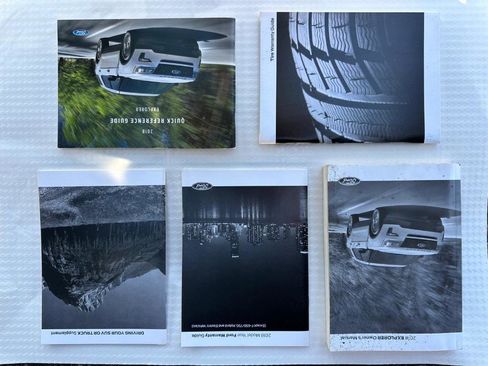 Used 2018 Ford Explorer XLT image 26