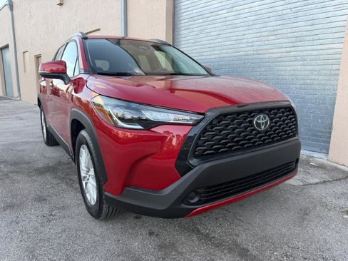 Used 2024 Toyota Corolla Cross LE image 6