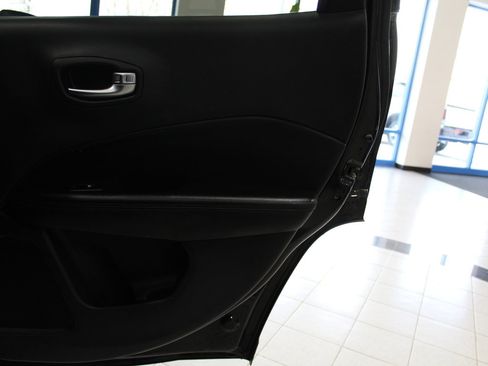 Used 2020 Jeep Compass Altitude image 22