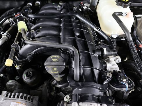 Used 2023 Jeep Gladiator Overland image 13