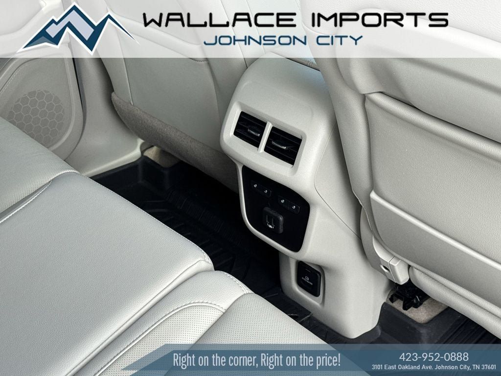 Used 2024 GMC Terrain Denali w/ Black Diamond Edition AWD/4WD image 42