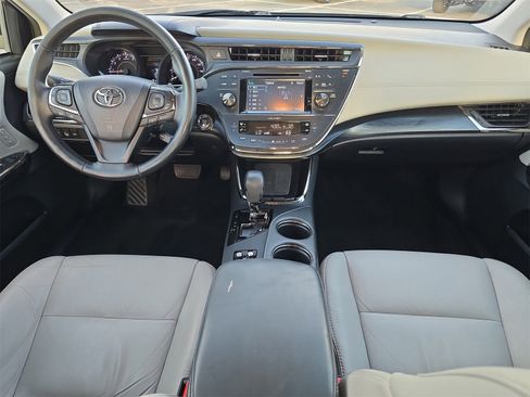 Used 2017 Toyota Avalon Touring image 9