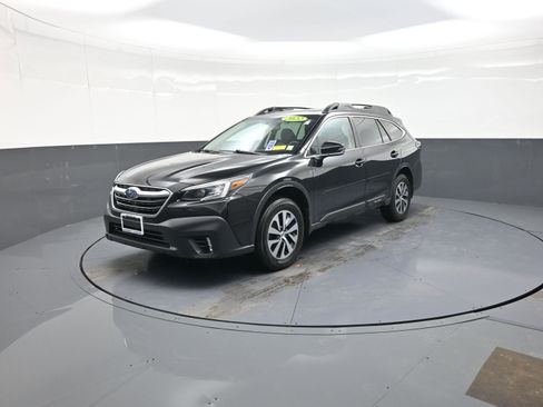 Used 2022 Subaru Outback Premium image 7