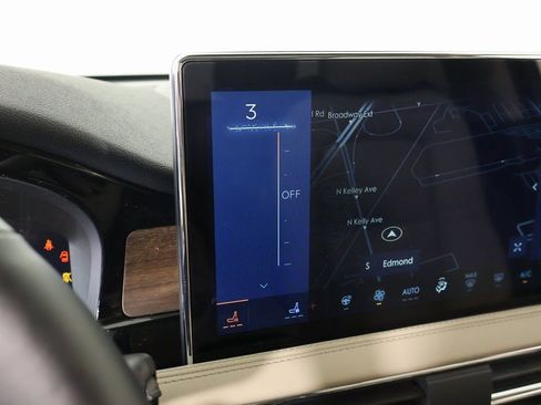 New 2026 Lincoln Corsair Reserve w/ Jet Appearance Package image 8