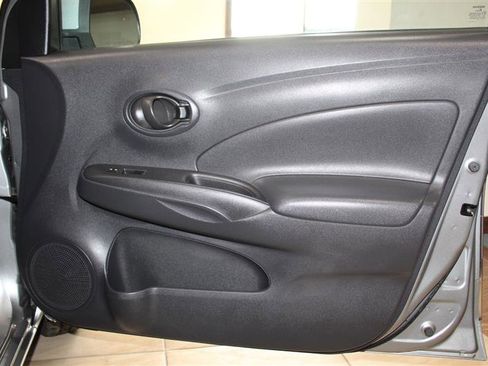 Used 2012 Nissan Versa SV w/ Convenience Pkg FWD image 28