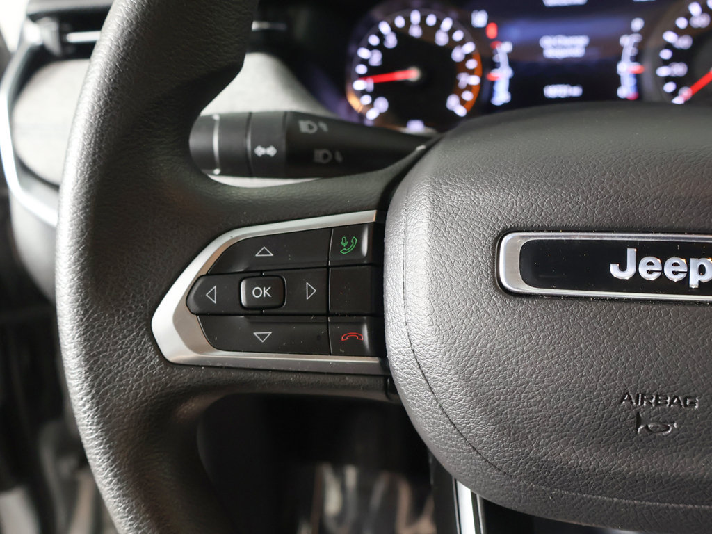 Used 2025 Jeep Compass Sport AWD/4WD image 38