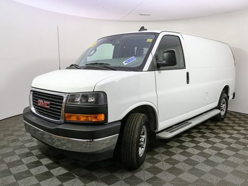 Used 2024 GMC Savana 2500 w/ Driver Convenience Package image 5