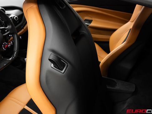 Used 2021 Ferrari F8 Tributo RWD image 42