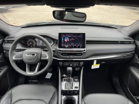 Used 2026 Jeep Compass Limited image 11