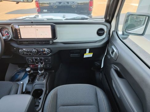New 2025 Jeep Wrangler Willys image 30