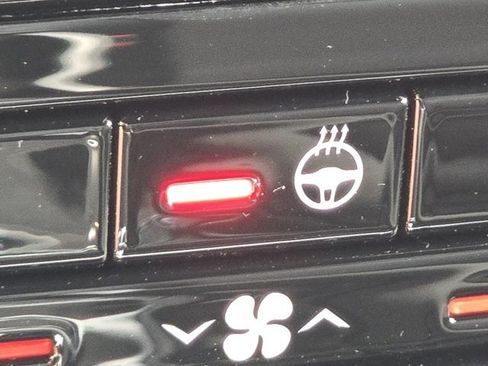 Used 2025 Jeep Grand Cherokee L Limited image 15